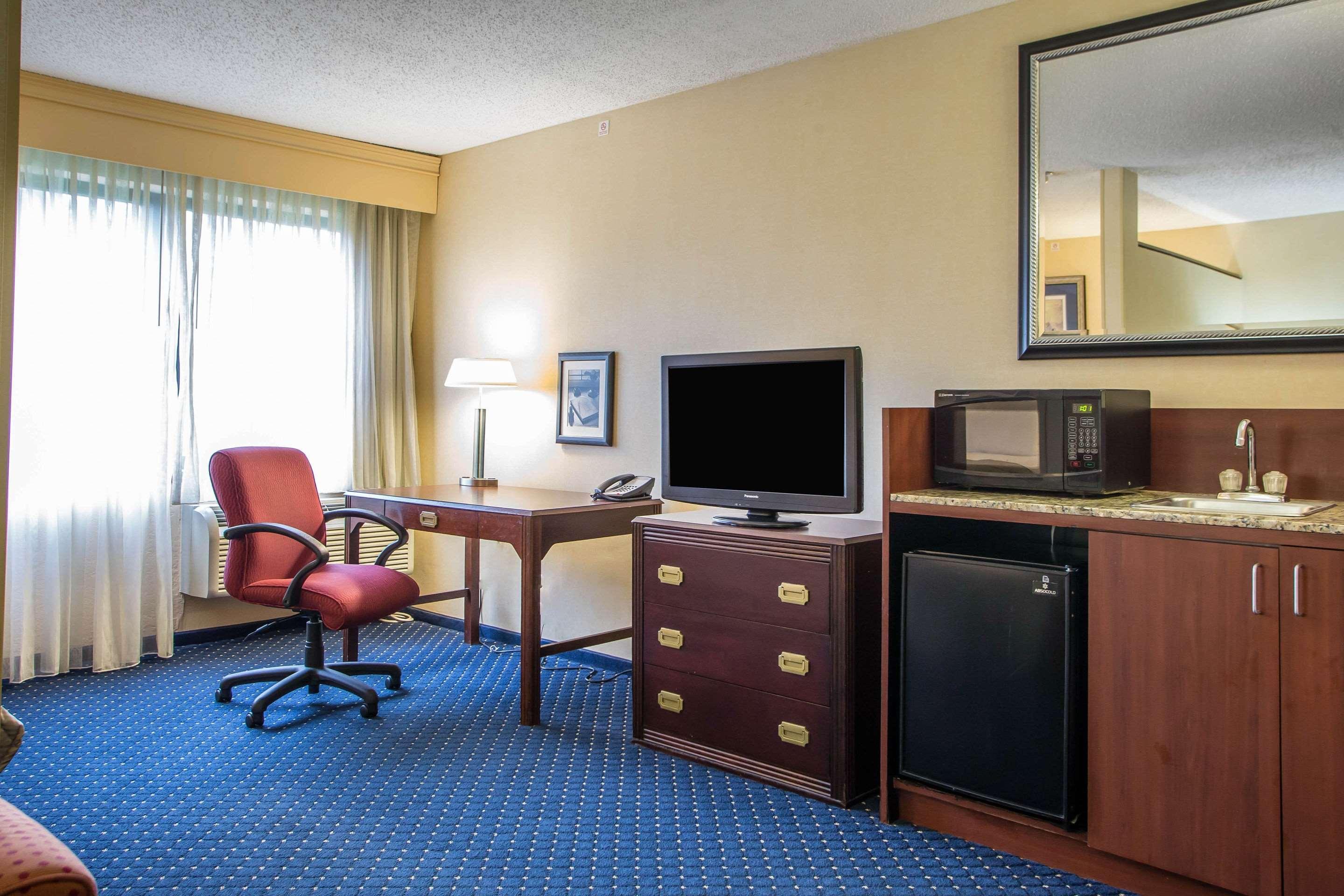 Clarion Inn Merrillville Exterior photo